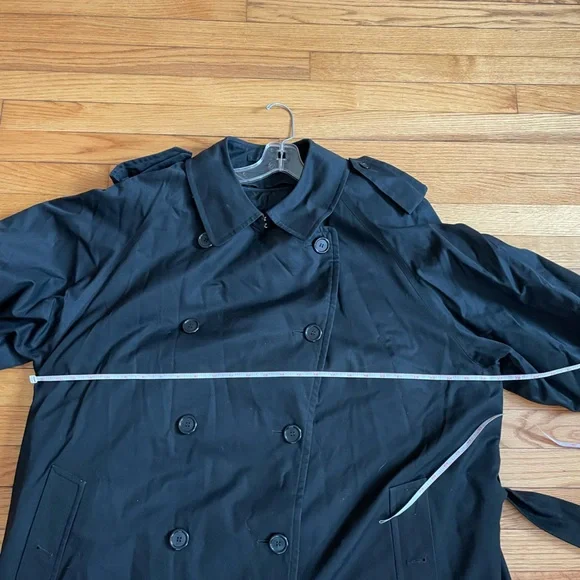 Burberry Men’s 2XL Double-Breasted Belted Long Trench Coat in Black - Picture 10 of 11